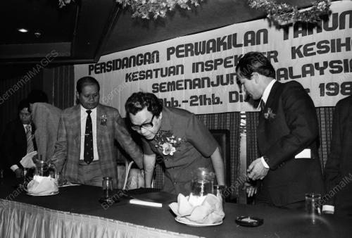 TAN SRI CHONG HON NYAN