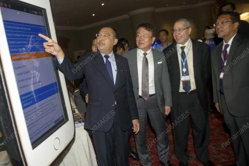 KL09_21042016_SYMPOSIUM