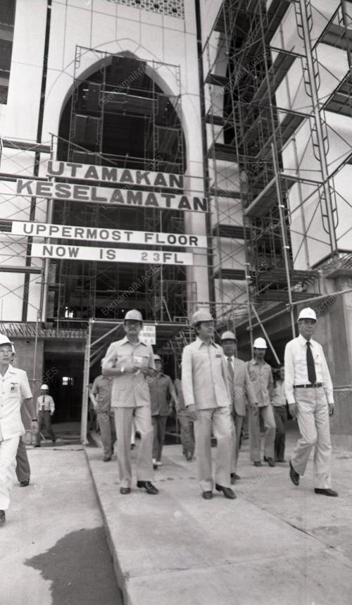DR. MAHATHIR MOHAMAD