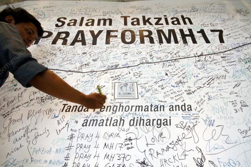 KL09_21814_PRAYFORMH17_21082014