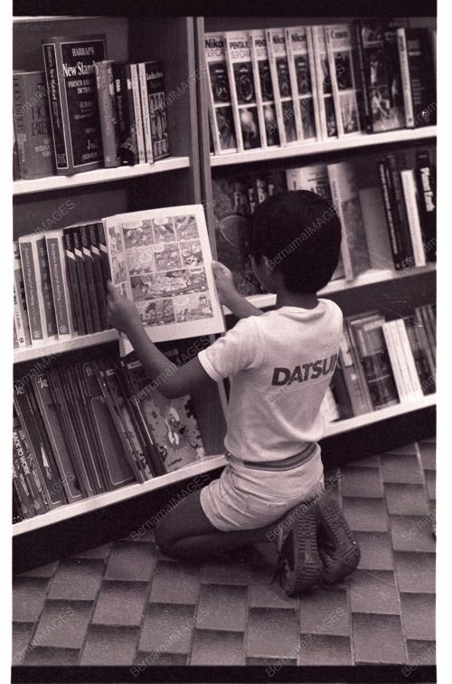 PERTUNJUKAN BUKU