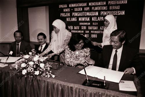 DATO' SERI RAFIDAH AZIZ