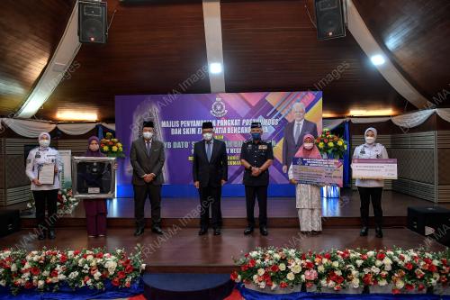 DATUK SERI HAMZAH ZAINUDIN