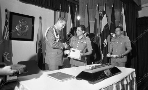 KL09_23022015_PERBARISAN_PISAH