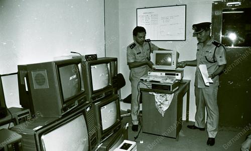 KPD AMPANG BERSAMA BARANG-BARANG RAMPASAN