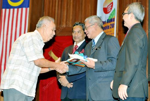 KL09_23042012_BUKU