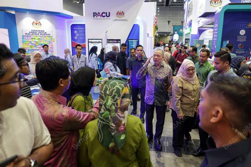 DATUK SERI FADILLAH YUSOF