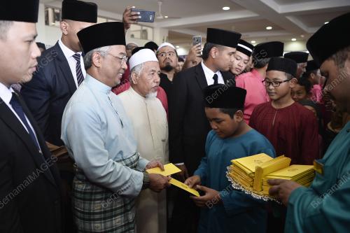 AL-SULTAN ABDULLAH RI'AYATUDDIN AL-MUSTAFA BILLAH SHAH
