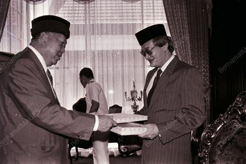 SULTAN SALAHUDDIN ABDUL AZIZ