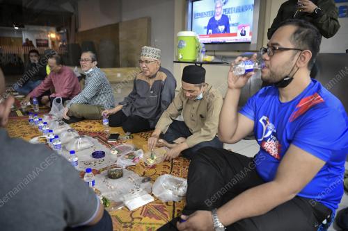 MAJLIS SAHUR BERSAMA PETUGAS BERNAMA