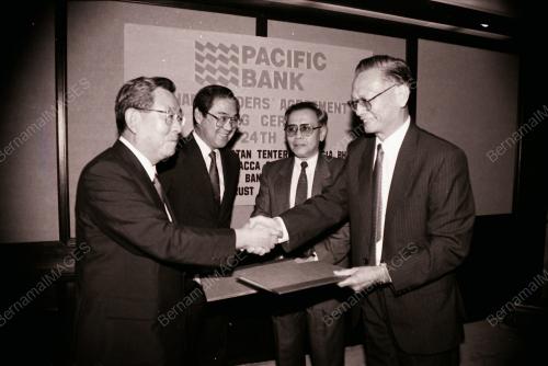 PASIFIC BANK SHARE HOLDERS AGREEMENT SIGNNG
