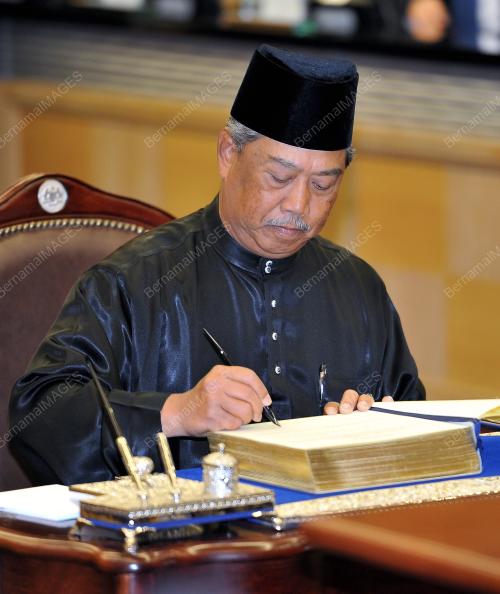 KL09_24062013_ANGKAT_SUMPAH