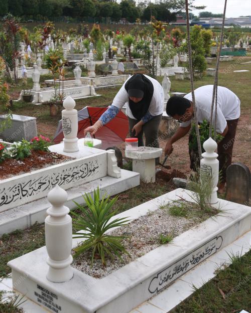 ZIARAH KUBUR
