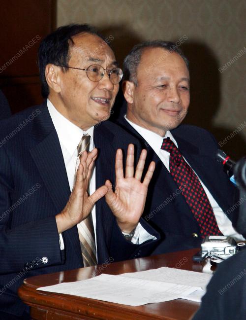 TUN ZAKI AZMI