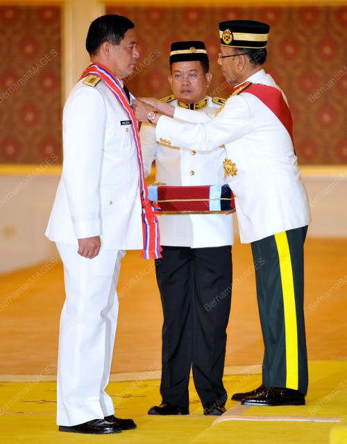 KL09_24092012_AGONG_PINGAT