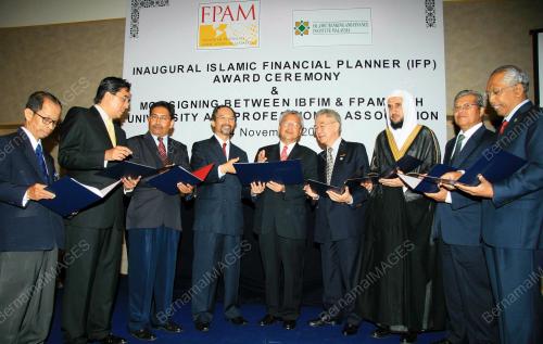 AHMAD HUSNI MOHAMAD HANADZLAH