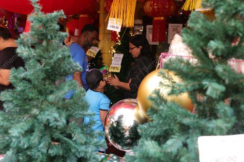 TINJAUAN PERSIAPAN HARI NATAL