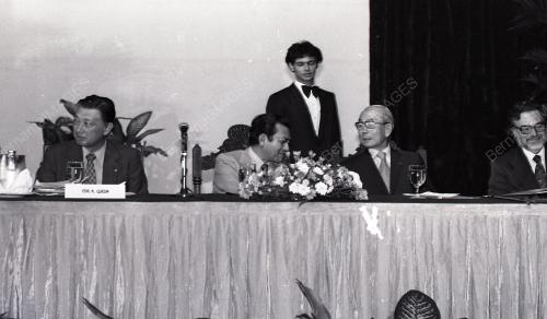 DR. MAHATHIR BIN MOHAMAD