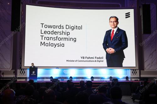 FAHMI FADZIL