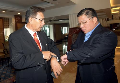 AZMI KHALID