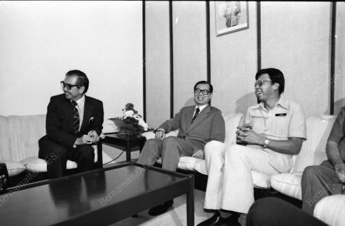 MENTERI