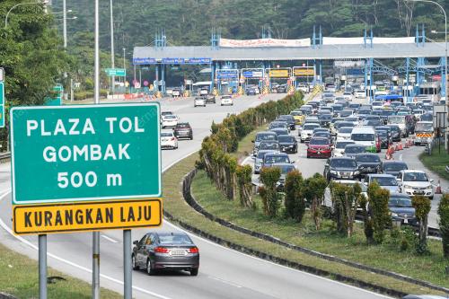 KESESAKAN LALU LINTAS SEMPENA TAHUN BARU CINA