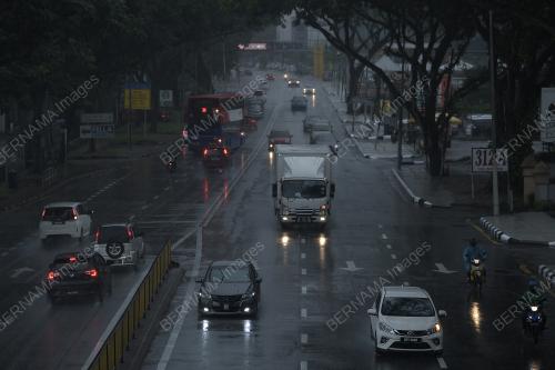 TINJAUAN CUACA HUJAN