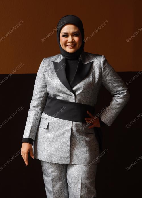 LIZA HANIM