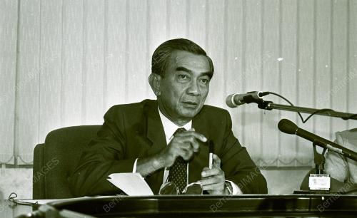 KL09_270390_SIDANG_AKHBAR