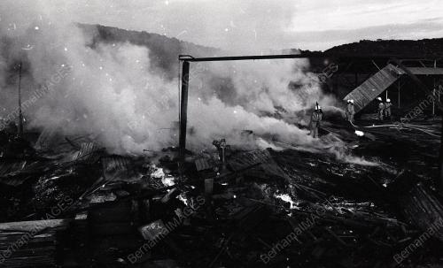 KILANG TERBAKAR