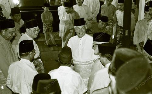 SEMBAHYANG HARI RAYA DI MASJID NEGARA
