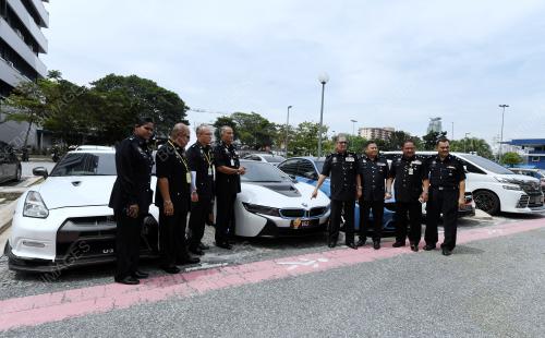 KL09_27042018_POLIS_BN201804266642