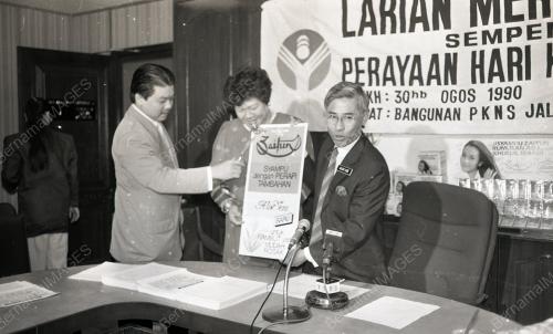 KL09_270690_LARIAN_MERDEKA