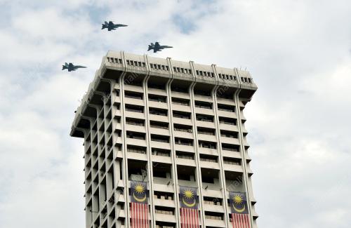 KL09_27082015_RAPTAI