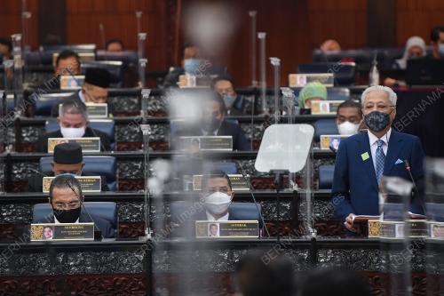 DATUK SERI ISMAIL SABRI YAAKOB
