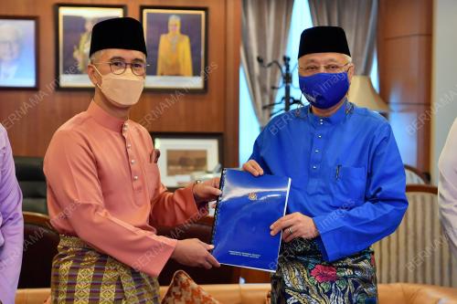 DATUK SERI ISMAIL SABRI YAAKOB