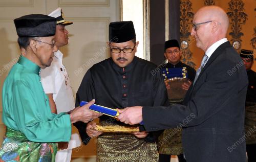 KL09_29122015_AGONG