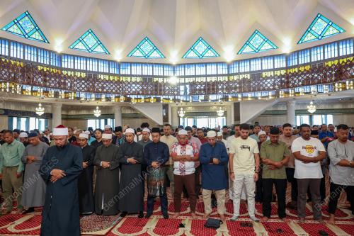 SOLAT JUMAAT DAN HAJAT