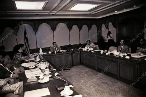 DATUK SERI DR. MAHATHIR BIN MOHAMAD