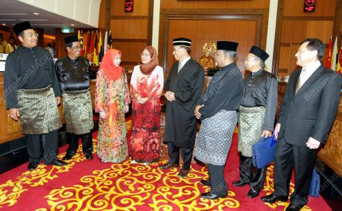 TAN SRI ABU ZAHAR