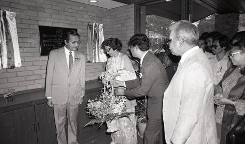 DR. MAHATHIR MOHAMAD