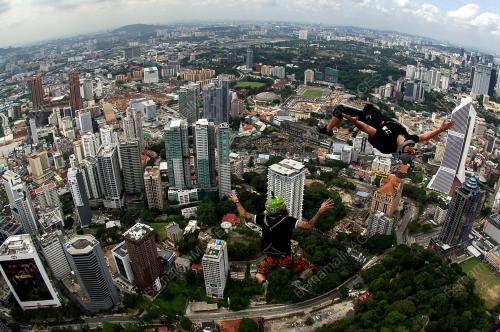 KL09_30092017_BASE_JUMP