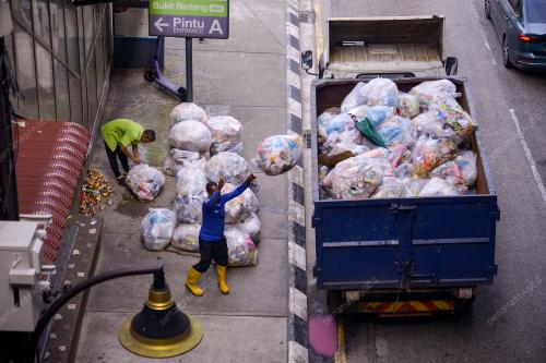 KL09_30122025_SAMPAH_DENDA