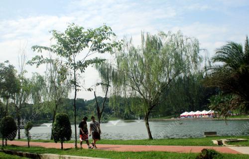 TAMAN TASIK PERMAISURI