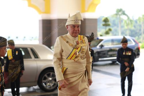SULTAN PERAK SULTAN NAZRIN SHAH