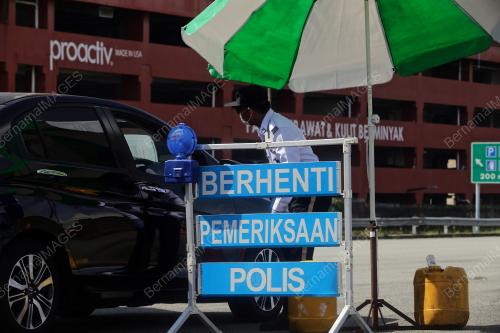 TINJAUAN SEKATAN JALAN RAYA PLAZA TOL