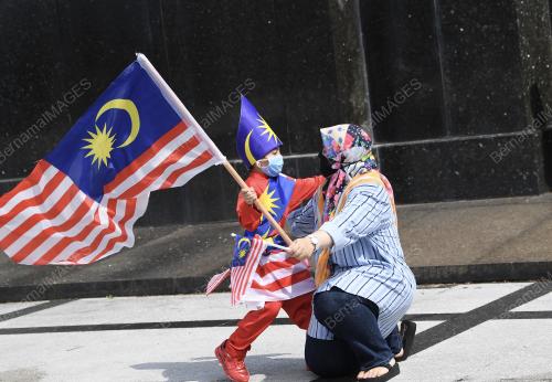 TINJAUAN HARI KEBANGSAAN