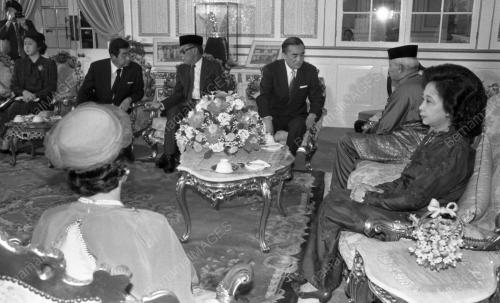 KL09_90583_NARASERU_MENGHADAP_AGONG_13012015