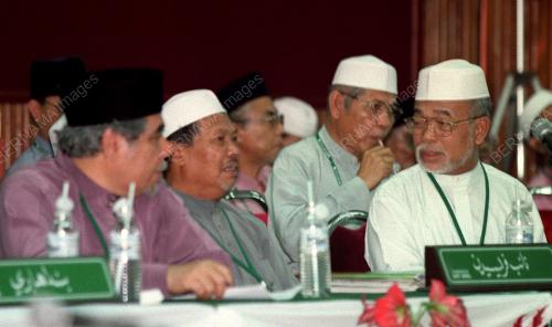FADZIL MOHD NOOR
