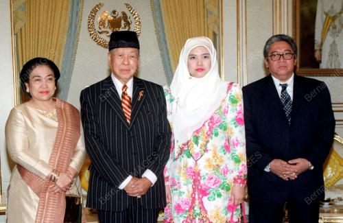 KL10-08_01_2001_AGONG-MEGAWATI_18012016